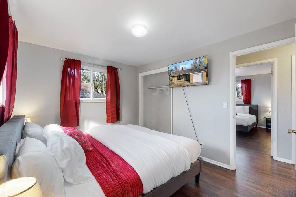 Large Remodeled Home With 5 Bedrooms 4 King Bed Сентенниал Экстерьер фото